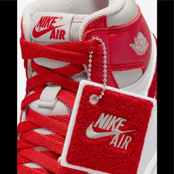 Air Jordan 1 “Varsity Red” - Picture 3 of 8